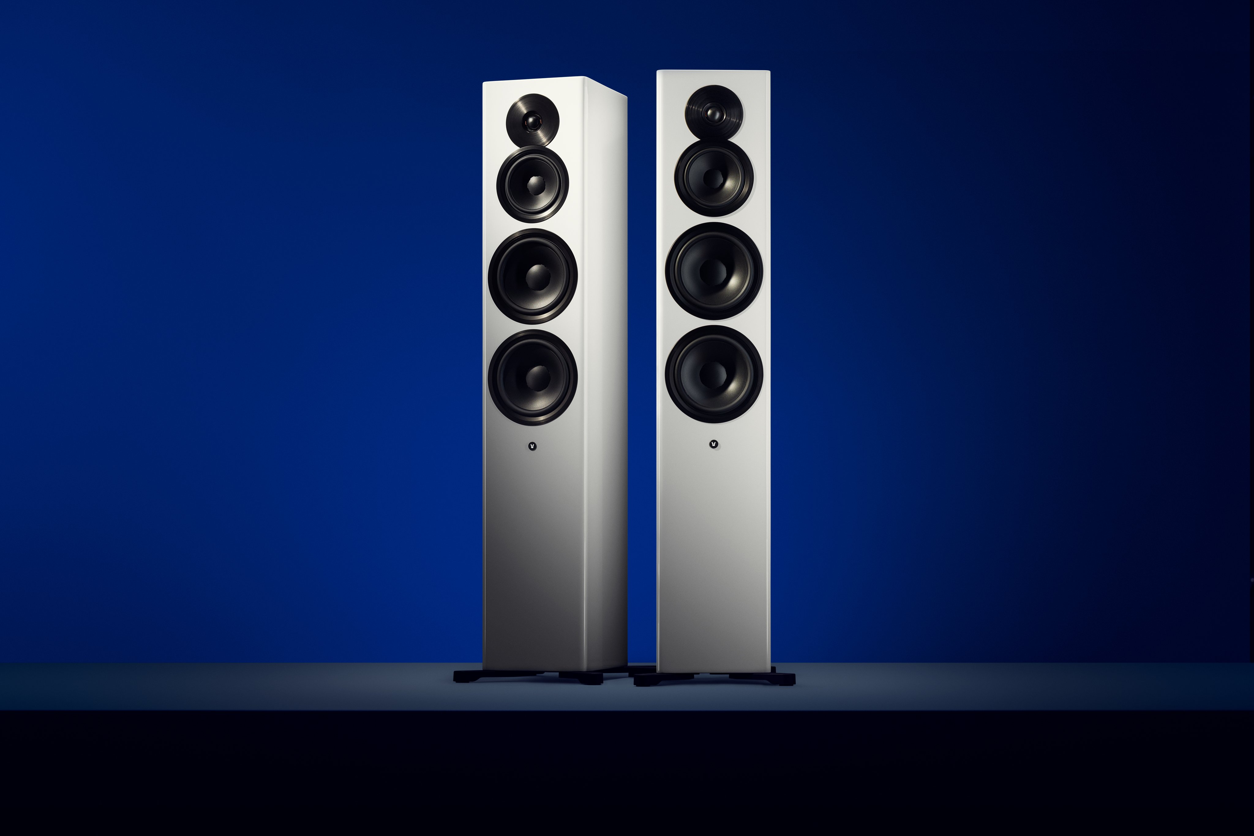 DynaudioFocus50_White_01