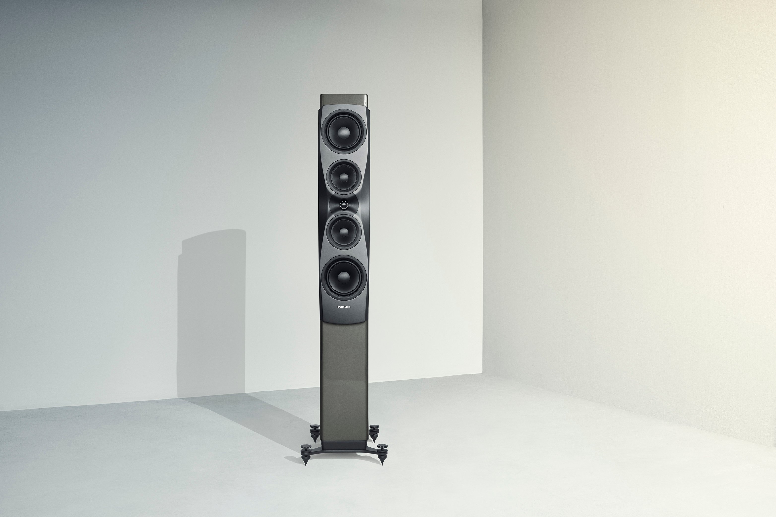 Dynaudio Confidence 50 - Smoke High Gloss 02