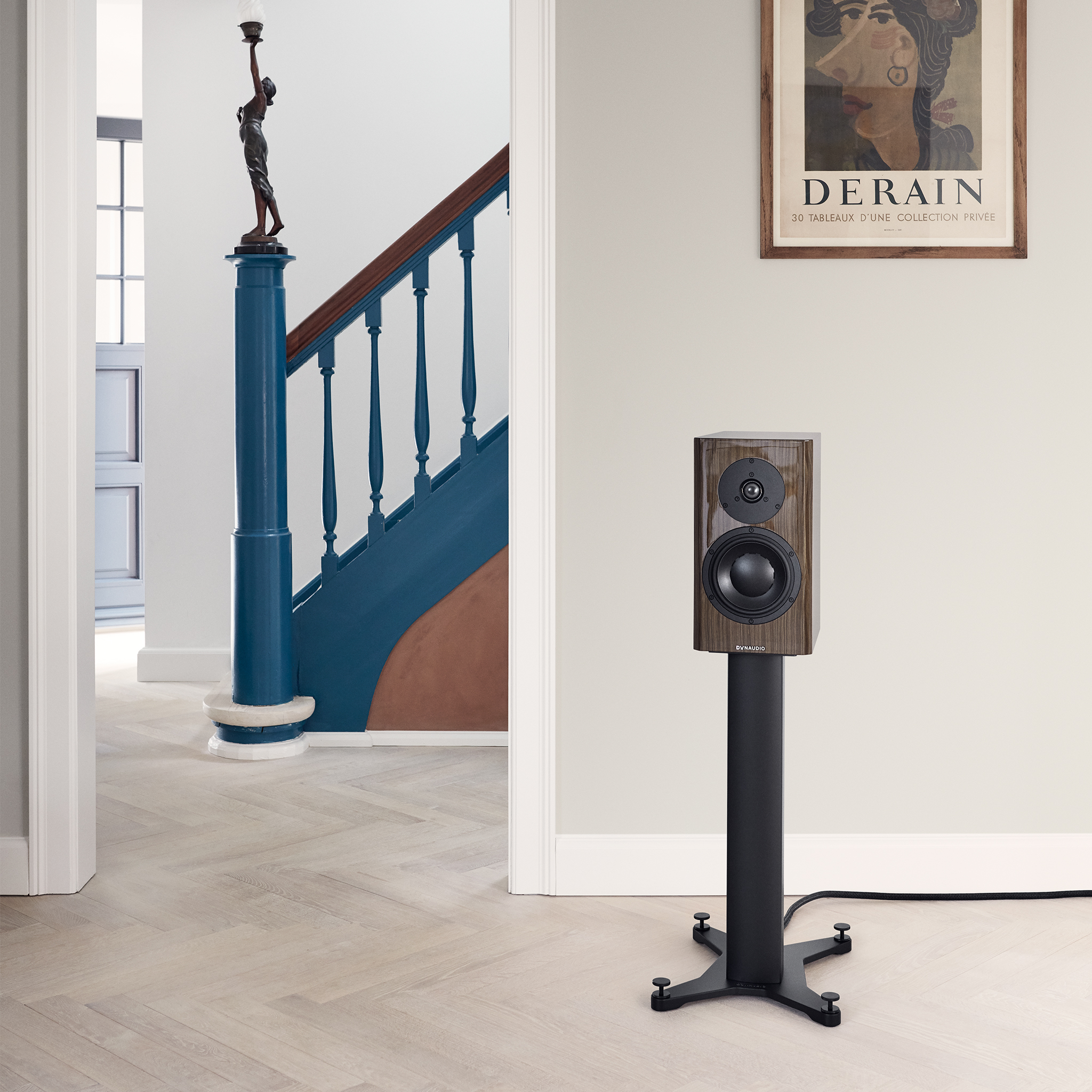 Dynaudio Special Forty_Ebony Wave_02_2048x2048px