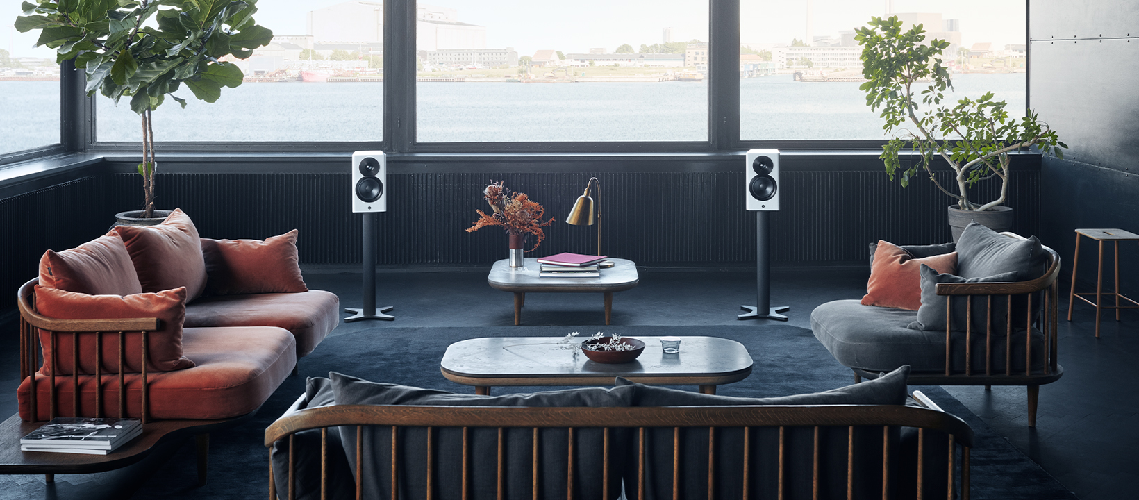 1640x720px_FB-Cover_DynaudioFocus10_White_01