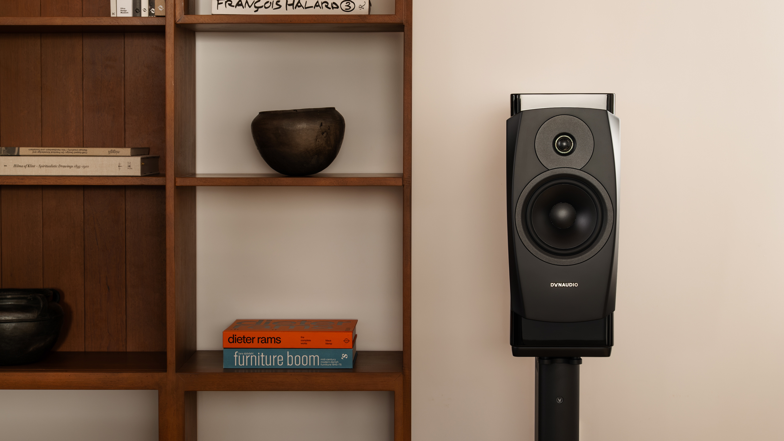 2560x1440px_Homepage_Dynaudio_Confidence20A_Space_08